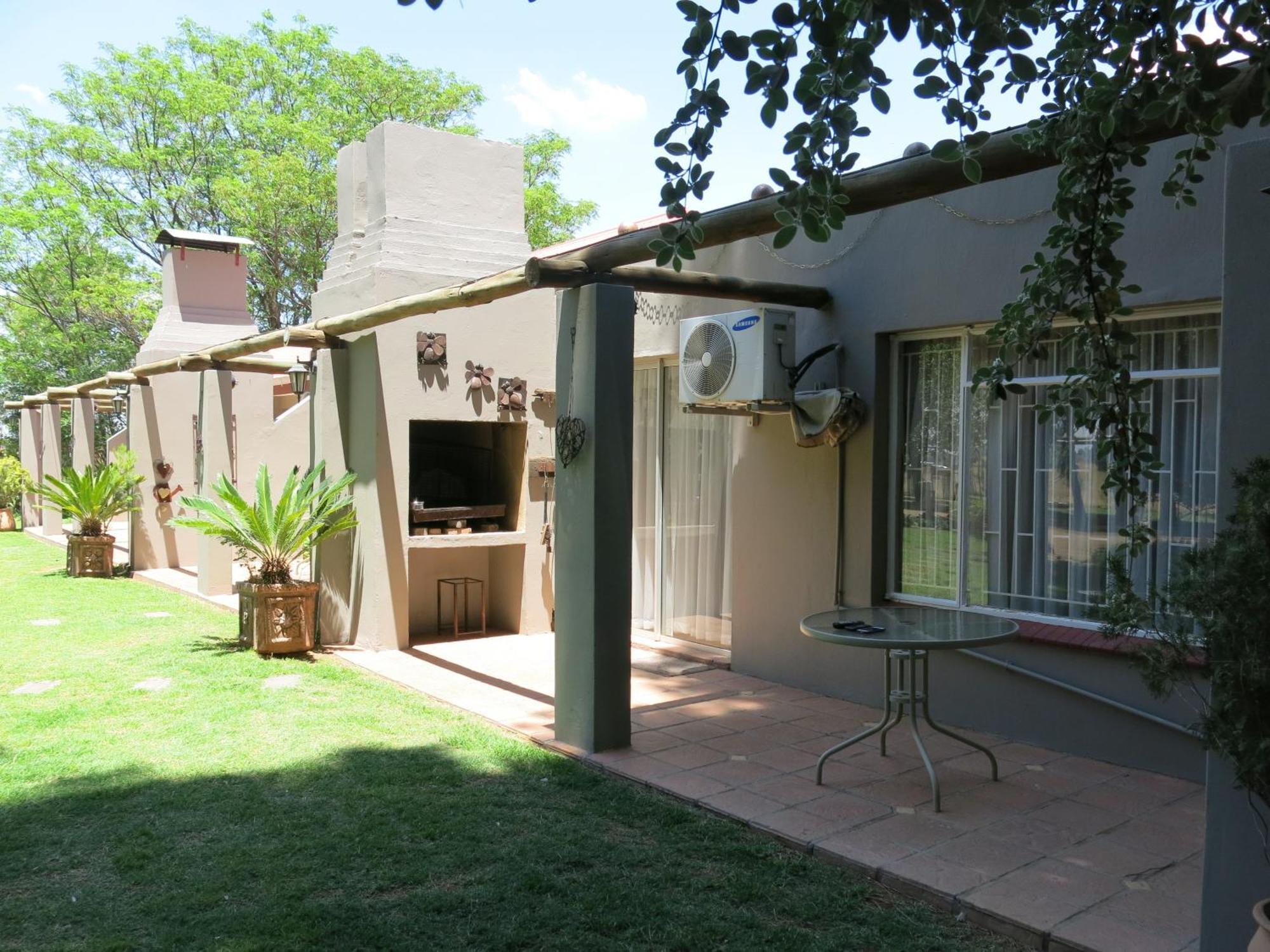 A Cherry Lane Self Catering And B&B Bloemfontein Buitenkant foto