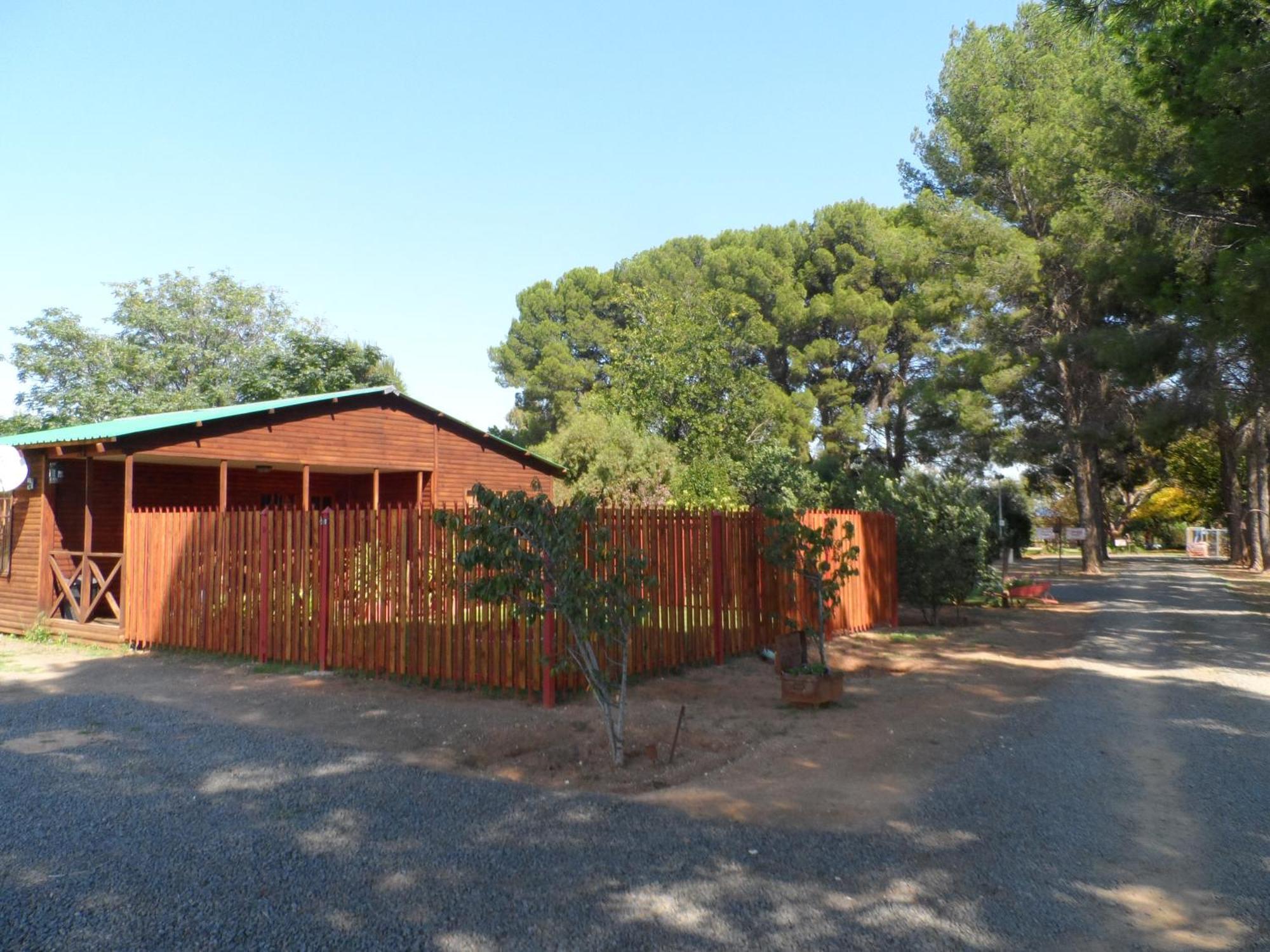 A Cherry Lane Self Catering And B&B Bloemfontein Buitenkant foto