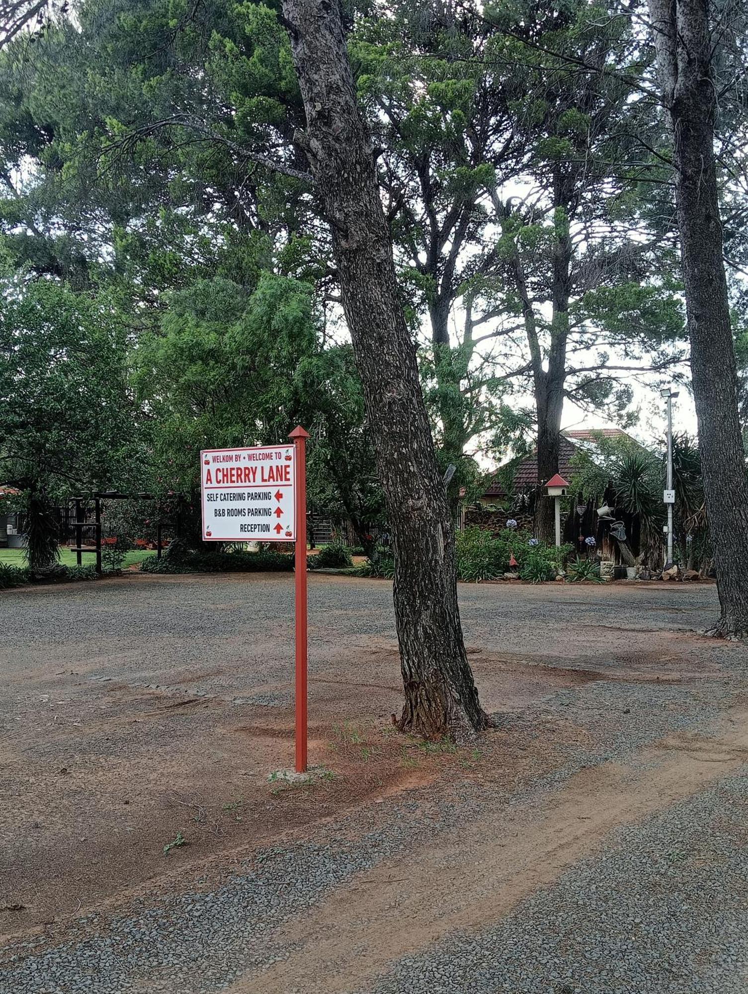 A Cherry Lane Self Catering And B&B Bloemfontein Buitenkant foto